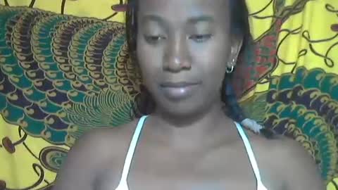 Snapshot of minouch211907 chatting on 14, 10, 2025 minouch211907 online show from 14, 10, 2025