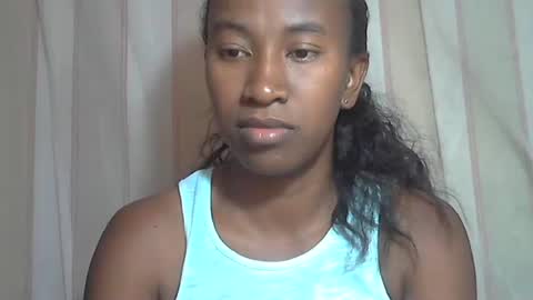 Snapshot of minouch211907 chatting on 19, 10, 2025 minouch211907 online show from 19, 10, 2025