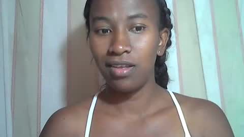 Snapshot of minouch211907 chatting on 21, 10, 2025 minouch211907 online show from 21, 10, 2025