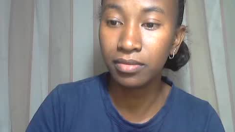 Snapshot of minouch211907 chatting on 6, 11, 2025 minouch211907 online show from 6, 11, 2025