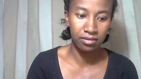 Snapshot of minouch211907 chatting on 21, 11, 2025 minouch211907 online show from 21, 11, 2025