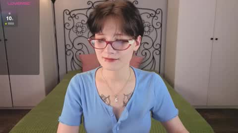 Olivia online show from 26, 9, 2025
