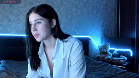 Snapshot of mionill chatting on 18, 12, 2025 Hi Im Naomi online show from 18, 12, 2025