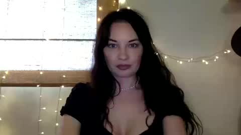 Snapshot of miragee1 chatting on 15, 10, 2025 Mari online show from 15, 10, 2025