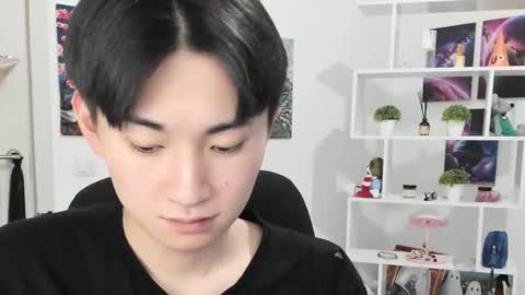 Snapshot of miram_yoo chatting on 18, 10, 2025 online show from 18, 10, 2025