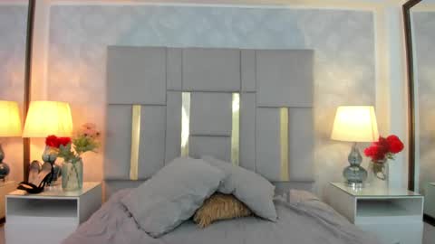 Snapshot of mirandafoxx chatting on 4, 3, 2025 Mirandas room online show from 4, 3, 2025
