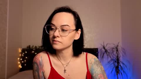 MiraSkyy online show from 5, 12, 2025