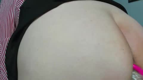 Mishell Bons online show from 5, 3, 2026