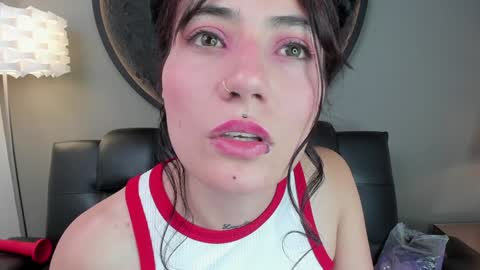 Snapshot of miss___charlotte chatting on 17, 12, 2024 Charlotte online show from 17, 12, 2024