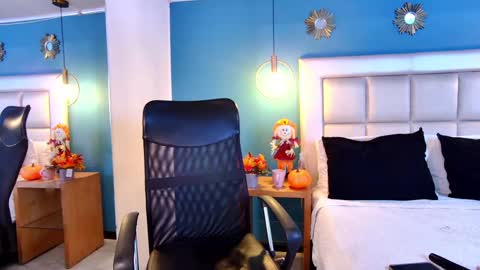 miss__ary_ online show from 8, 10, 2025