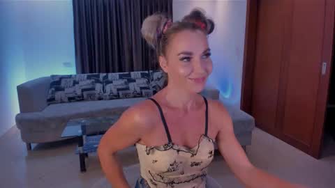 miss_bikini online show from 12, 9, 2025
