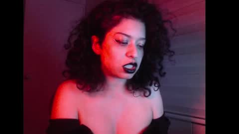 Miss Carmila online show from 16, 9, 2025