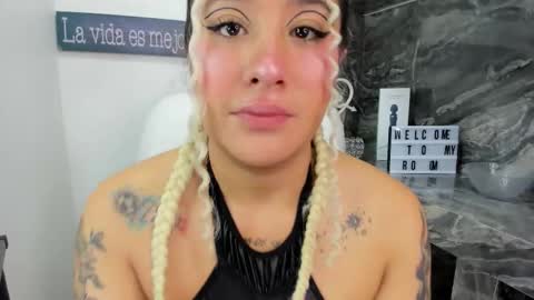 Snapshot of miss_danika chatting on 18, 10, 2025 Danika online show from 18, 10, 2025