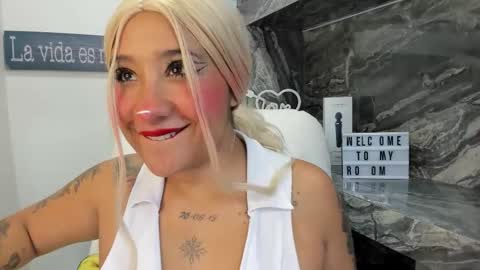 Snapshot of miss_danika chatting on 10, 11, 2025 Danika online show from 10, 11, 2025