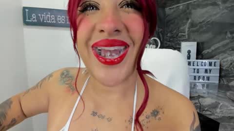 Snapshot of miss_danika chatting on 13, 11, 2025 Danika online show from 13, 11, 2025