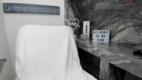 Snapshot of miss_danika chatting on 20, 11, 2025 Danika online show from 20, 11, 2025