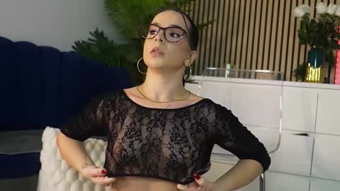 Snapshot of miss_denisse chatting on 18, 11, 2025 Denise online show from 18, 11, 2025