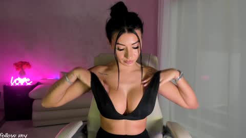 miss_diamond__ online show from 7, 12, 2024