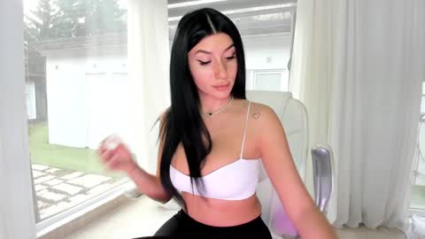 miss_diamond__ online show from 4, 2, 2025