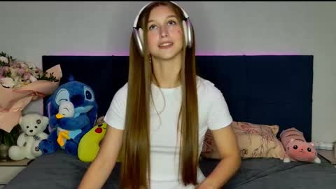 Snapshot of miss_emily_miller chatting on 17, 10, 2025 Emily online show from 17, 10, 2025