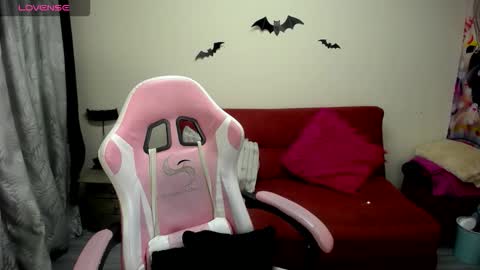 miss_foxxy_ online show from 28, 10, 2025