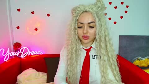 Snapshot of miss_kiten chatting on 1, 2, 2025 miss_kiten online show from 1, 2, 2025