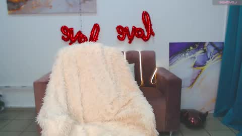 Snapshot of miss_kiten chatting on 25, 2, 2025 miss_kiten online show from 25, 2, 2025