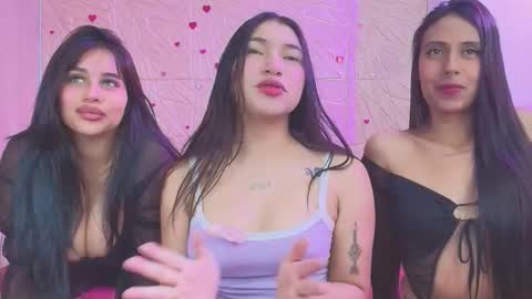Snapshot of miss_saraxxx chatting on 16, 10, 2025 Angel Sophie Tif online show from 16, 10, 2025