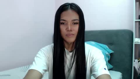 Scarlet Slut online show from 3, 10, 2025