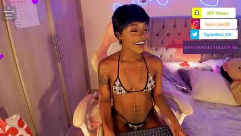 Tay Tay Independent Model   online show from 17, 10, 2025