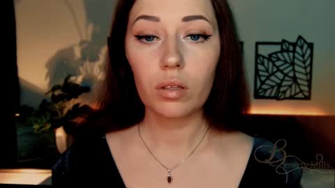 The divine Beverly online show from 5, 12, 2024