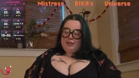 Miss Bika online show from 5, 3, 2025