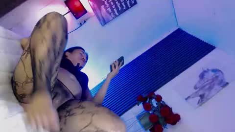 Nicole online show from 11, 10, 2025