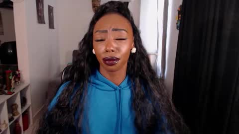 Emilie Diaz online show from 10, 3, 2026