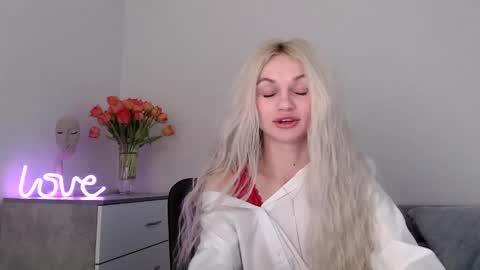 Snapshot of missemma1111 chatting on 15, 2, 2025 EMMA online show from 15, 2, 2025