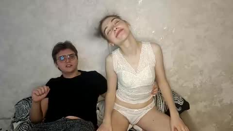 Ashley and Alex online show from 1, 12, 2025