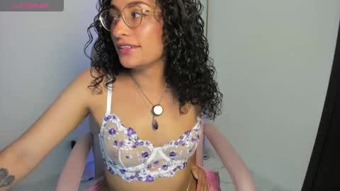 Snapshot of misslya0 chatting on 19, 11, 2025 misslya0 online show from 19, 11, 2025