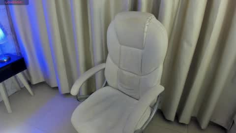 Snapshot of misslynn_ chatting on 9, 11, 2025 i am lyn online show from 9, 11, 2025