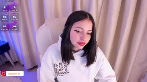 Snapshot of misslynn_ chatting on 18, 11, 2025 i am lyn online show from 18, 11, 2025