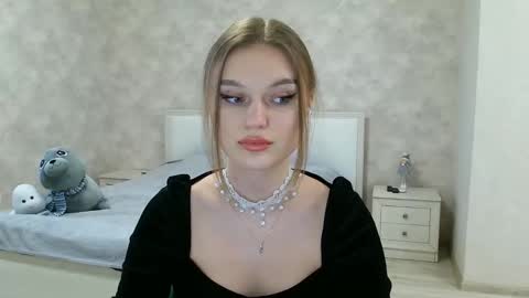 OneGoddess online show from 4, 2, 2025