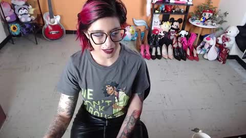 Miss Mia online show from 22, 12, 2024