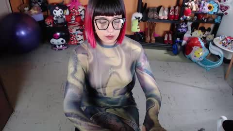 Miss Mia online show from 6, 11, 2025