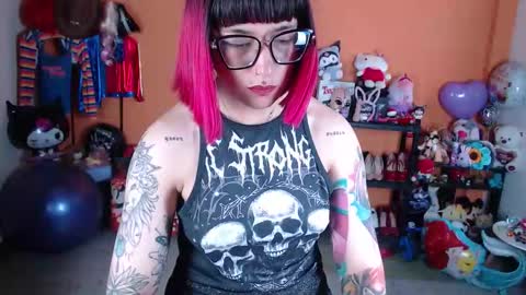 Miss Mia online show from 10, 11, 2025