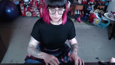 Miss Mia online show from 25, 11, 2025