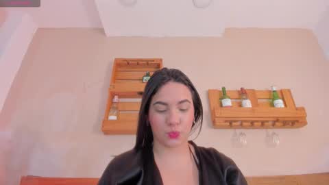 Mia  online show from 4, 2, 2026