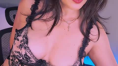 Snapshot of missmina chatting on 2, 11, 2025 Mina online show from 2, 11, 2025