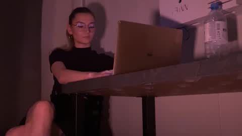 Snapshot of missmiroslava chatting on 4, 3, 2026 missmiroslava online show from 4, 3, 2026