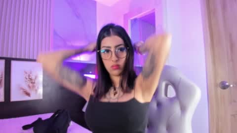 insta miss nickeloo online show from 6, 1, 2025