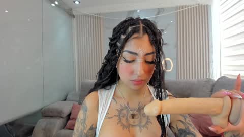 insta miss nickeloo online show from 14, 1, 2025