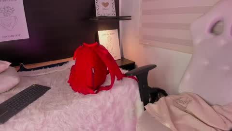 insta miss nickeloo online show from 22, 2, 2025